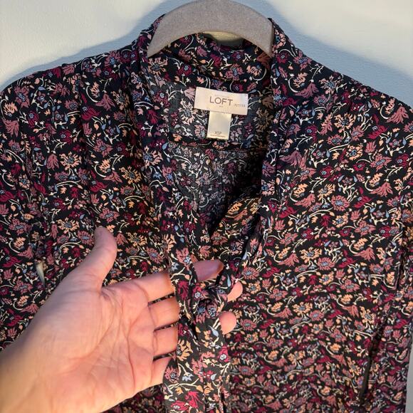 Loft V Neck Tie Front Black Pink Blue Floral Long Sleeve Blouse Flowy XSP Collar - Picture 7 of 8